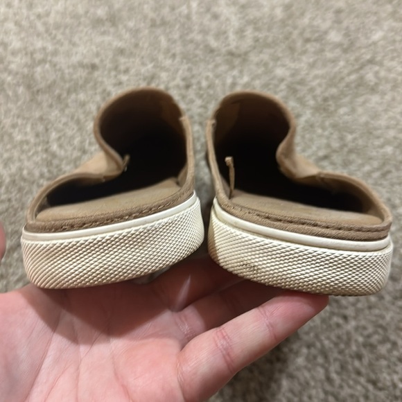 Old navy open back slip on mule sneakers - Picture 5 of 8